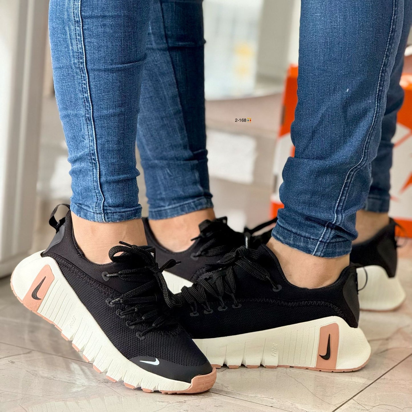 TENIS NIKE FREE UNISEX V2