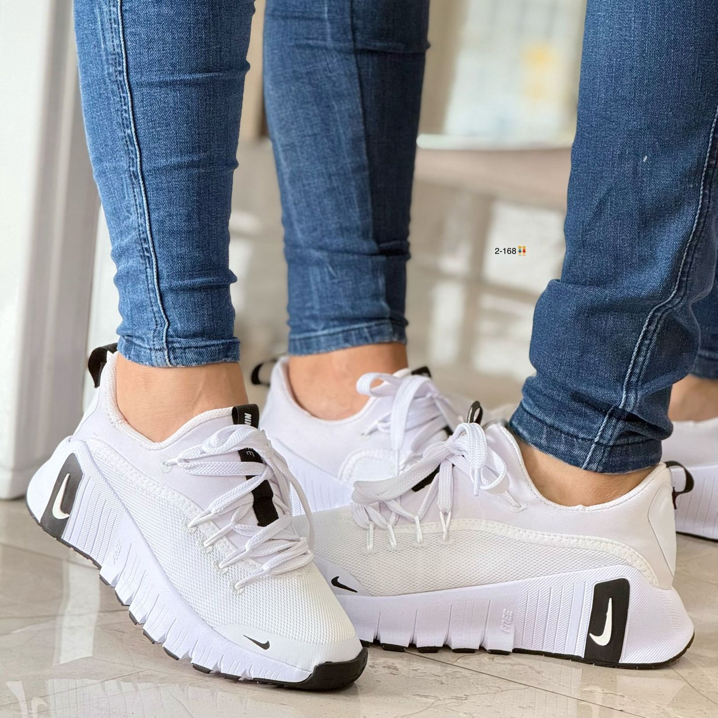 TENIS NIKE FREE UNISEX V2