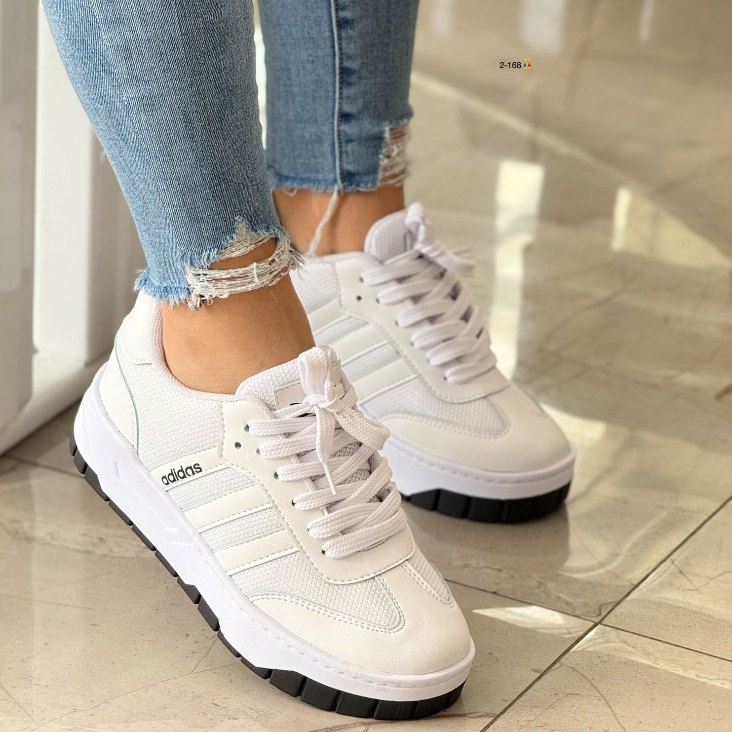 TENIS ADIDAS PLATFORM V1