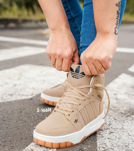 BOTA ADIDAS BEIGE